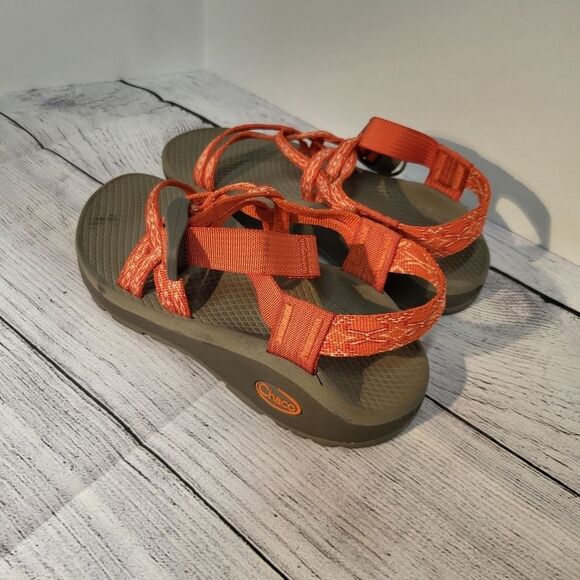 Chaco Womens Sandals Size 5 Orange Print Straps Gray Sole Adjustable  Closure‎ - Picture 3 of 8